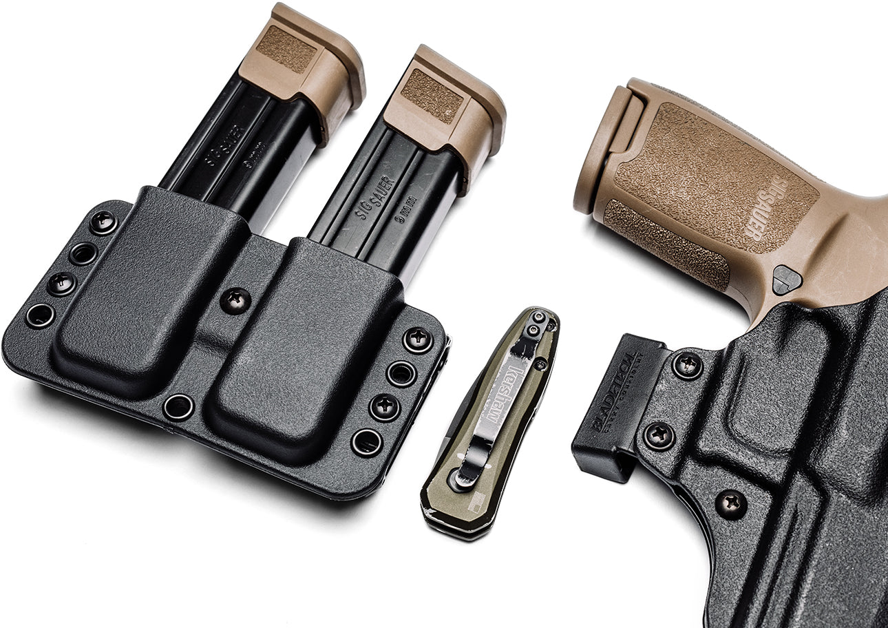 Total Eclipse Double Mag Pouch Outside the Waistband (OWB) SIG P320 Compact 9/40DS