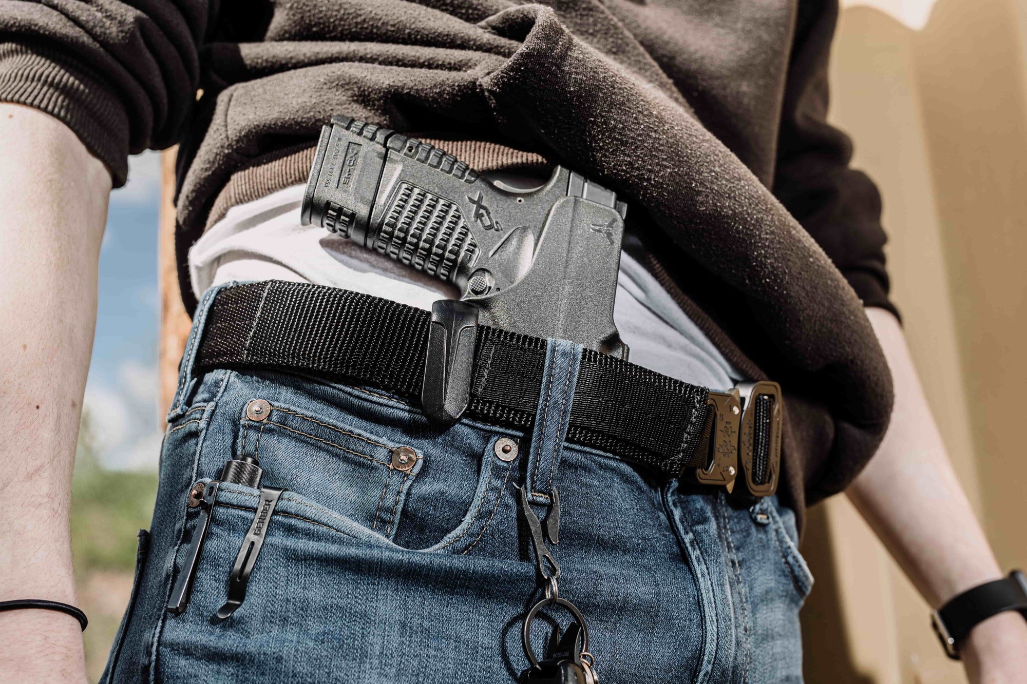 A Guide to Buying the Best Gun Belt For You